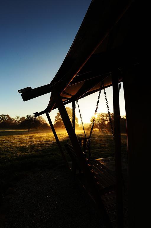 Kimaro Farmhouse Colmery Bagian luar foto